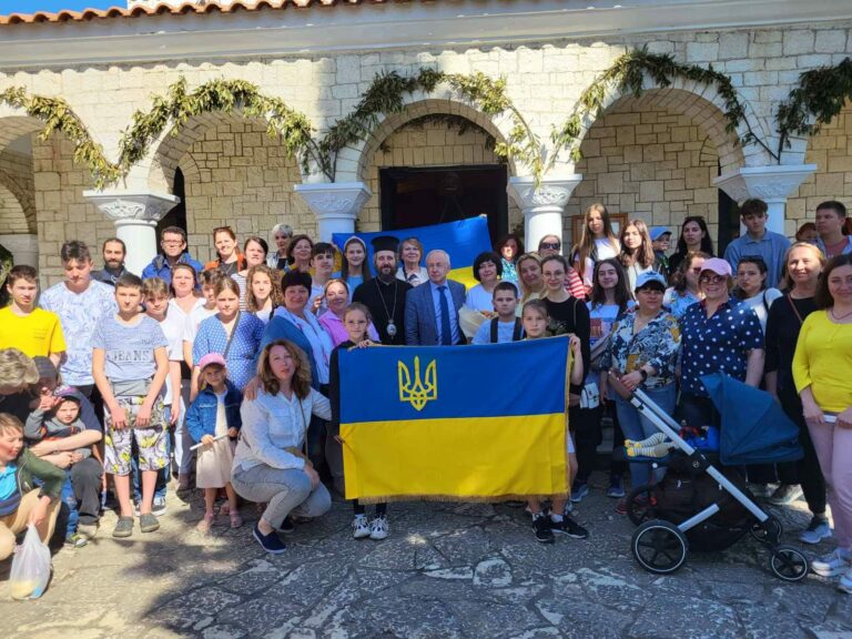 Українці Разом з  Архиєпископом Тирани і всієї Албанії Анастасієм молилися за припинення війни в Україні