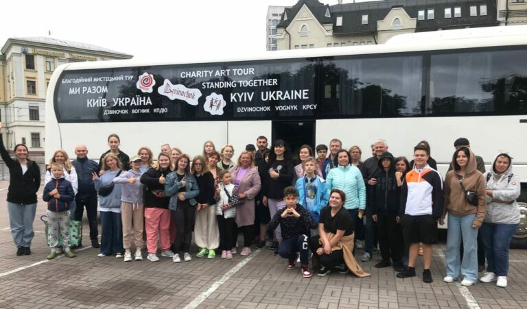 Хорова капела хлопчиків та юнаків “Дзвіночок” та Дівочий хор “Вогник” вирушили у благодійний мистецький тур “Ми – разом!”