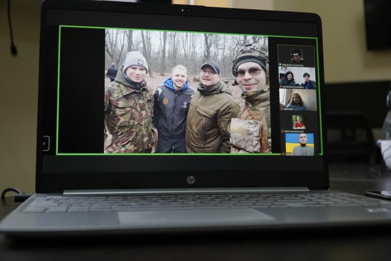 Онлайн зустріч із колегою Владиславом Степаненком, який боронить нашу Батьківщину в лавах ЗСУ