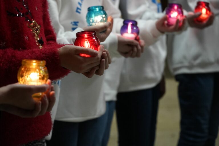 Сьогодні педагоги та вихованці КПДЮ долучились до міжнародної акції “Запали свічку пам’яті”