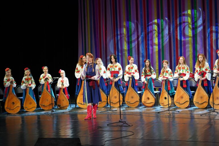 Зимовий освітній інтенсив продовжили  «Золоті струни» та «Первоцвіт»