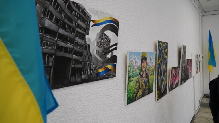 В Київському Палаці дітей та юнацтва відкрилась виставка картин талановитої художниці Аліни Соколовської