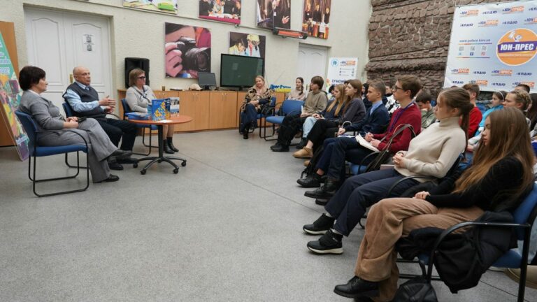Презентація книги Бориса Гуменюка «Слово – зброя дипломата» в Малій дипломатичні академії