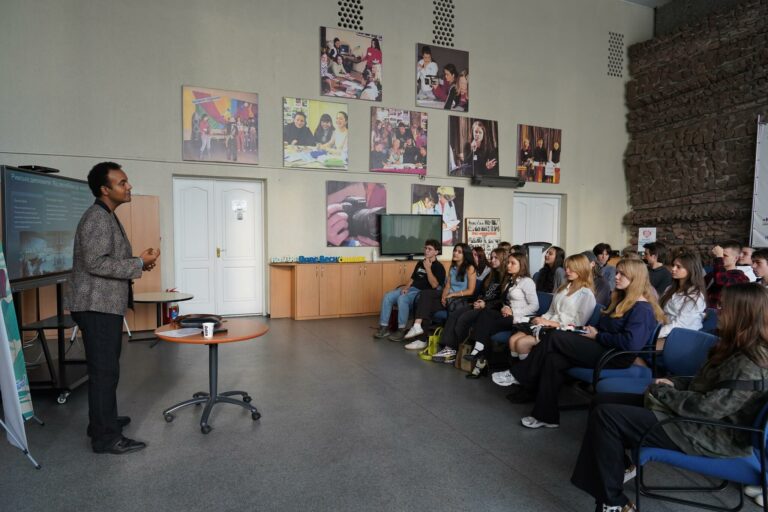 Слухачі МДА дізналися про історію дипломатії від давнини до Відродження