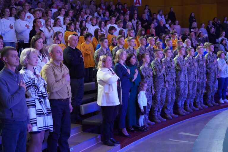 «Бережемо минуле, боремось за майбутнє»: концерт вдячності українським Героям