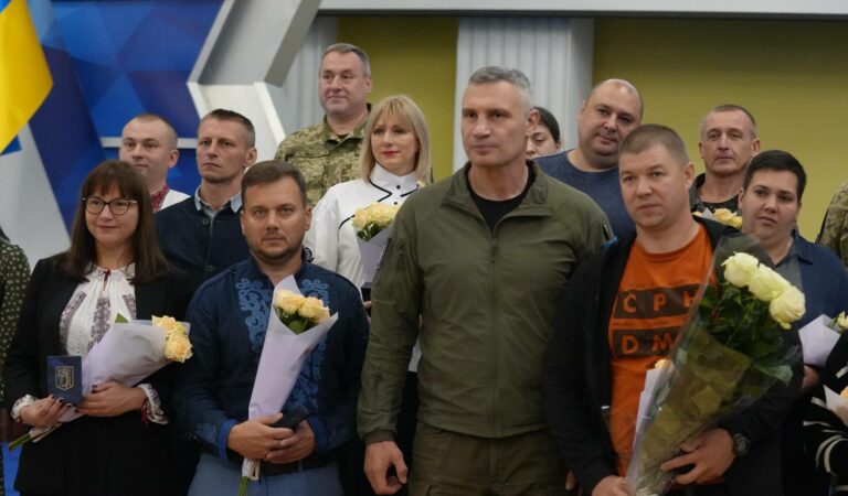 Медаль за людяність: 2500 історій під вітрилами надії