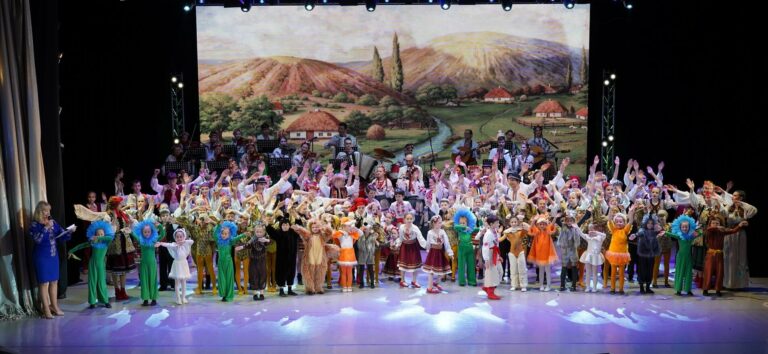 «Фламінго» та «Первоцвіт» подарували школярам свято українських традицій