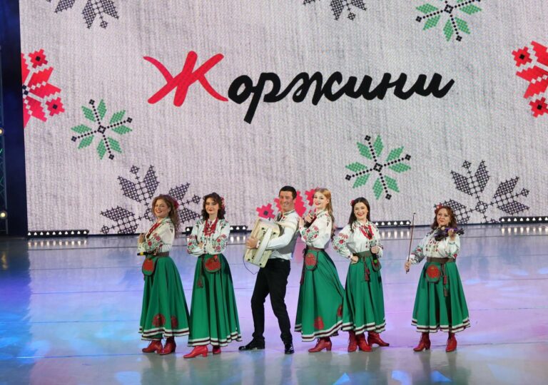 «Пісня буде поміж нас»: ювілейний концерт ансамблю «Жоржини» у Київському Палаці дітей та юнацтва