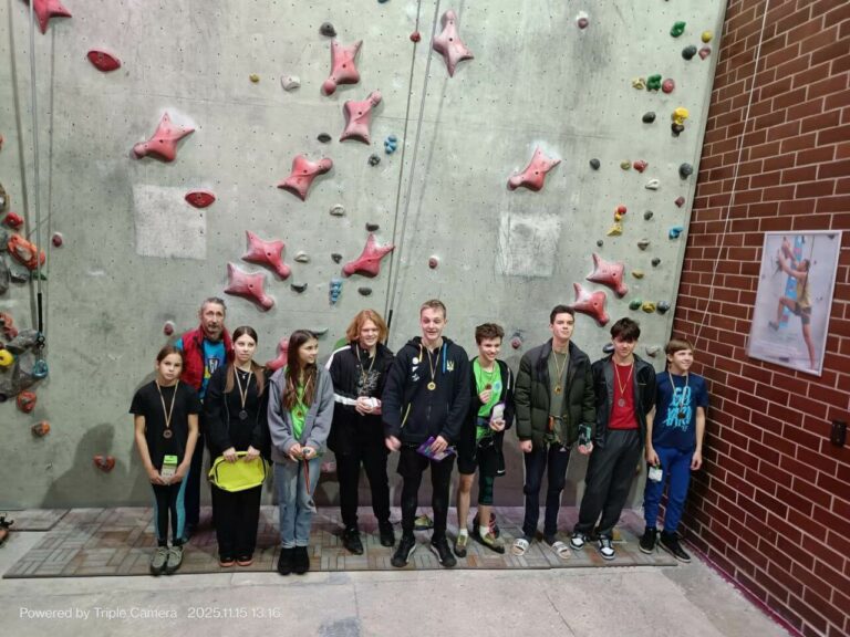 35 учасників, десятки перемог: у КПДЮ відбулися змагання зі скелелазіння VI рангу