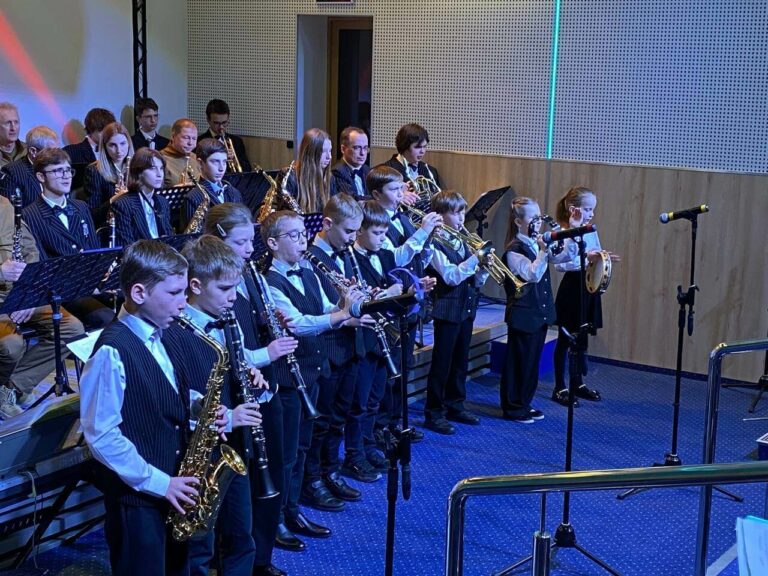 Коли звучать серця: «Юність» і «Надія» створили святкову музичну історію