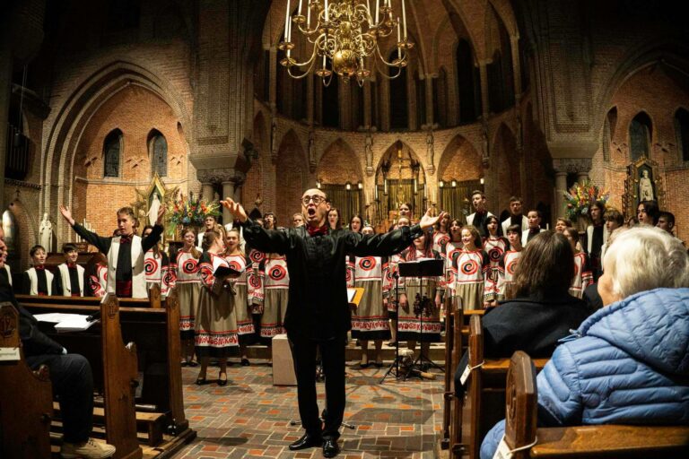 Тур “Ми разом”: українські діти підкорюють Європу й допомагають ЗСУ