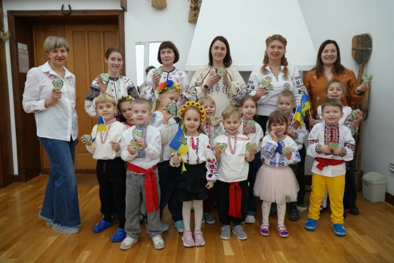 Педагоги, вихованці і батьки Київського Палацу дітей та юнацтва – приклад людяності та супер сили небайдужості