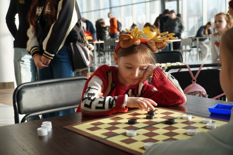 Битва стратегів на Дитячій Шашковій Лізі: юні шашкісти з України зійшлися у чесному протистоянні