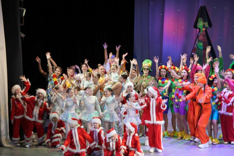 Там, де народжуються дива: “Код ялинкових пригод” зачарував Київ