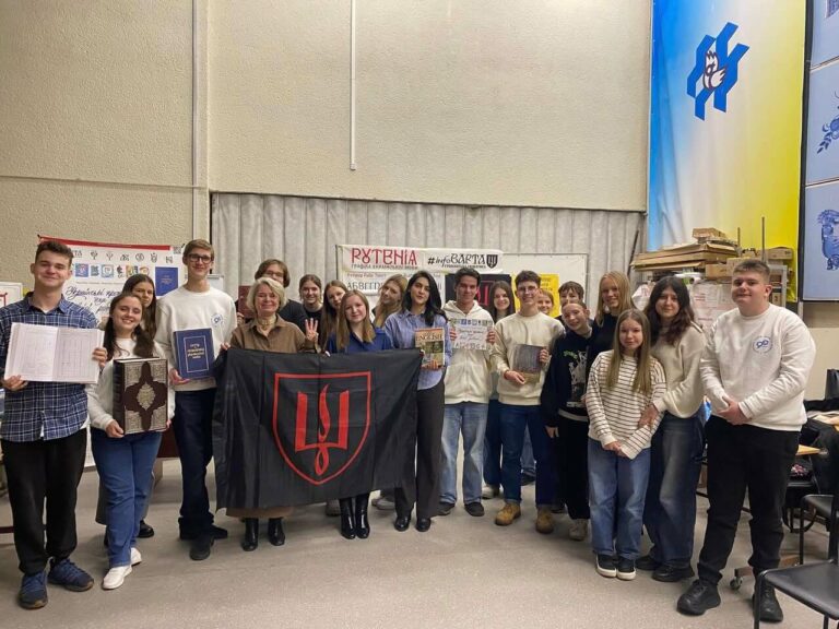 Коли абетка стає історією: презентація проєкту “Рутенія” для Малої Дипломатичної Академії