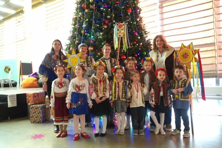 Джерельчата бажають веселих свят!