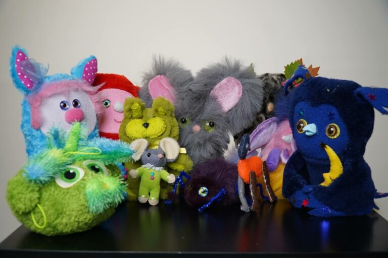 Там, де іграшки оживають: діти створили світ сміливих Пухнастиків