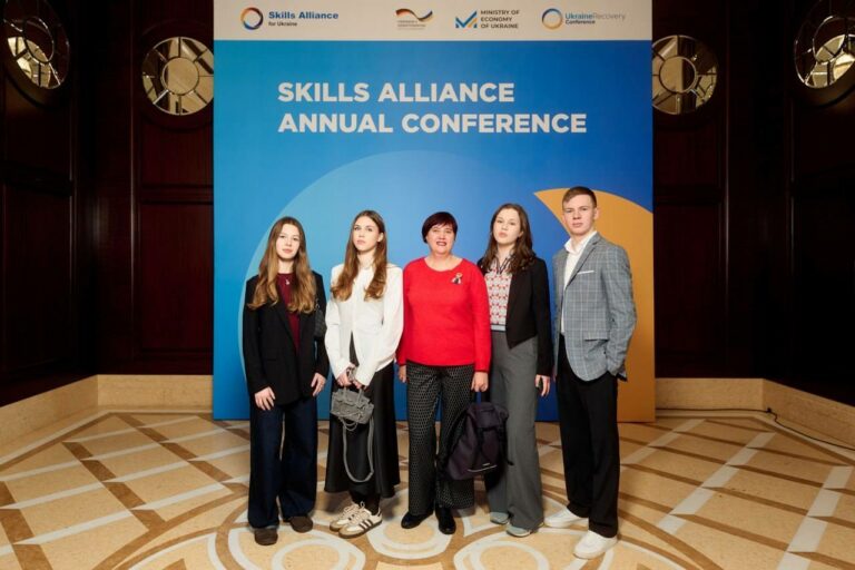 Майбутнє ринку праці: команда «Офісу юного мера» на Skills Alliance!