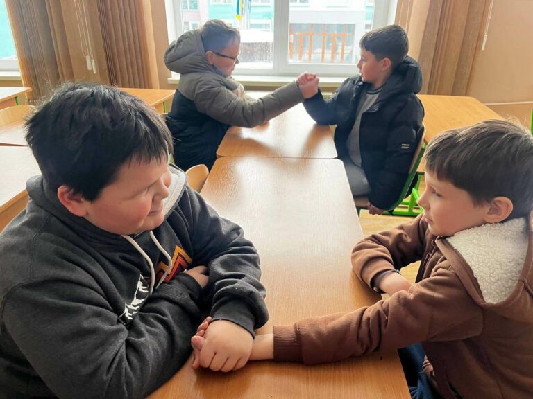 На занятті гуртка «Лідер у Мені» діти занурилися в тему дотримання обіцянок через живі, емоційні та дуже важливі кейси