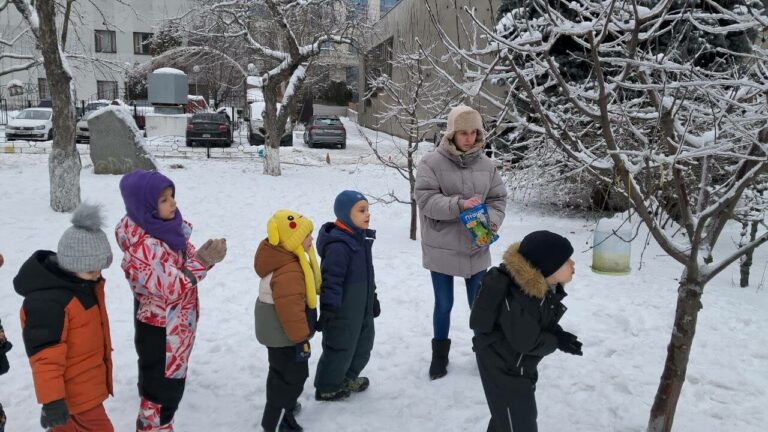 Найменші вихованці Київського Палацу дітей та юнацтва добрими справами відзначили День годування зимових птахів