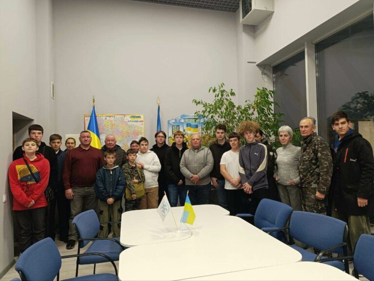 Єдність, що тримає курс: привітання Авіаційно-космічного центру