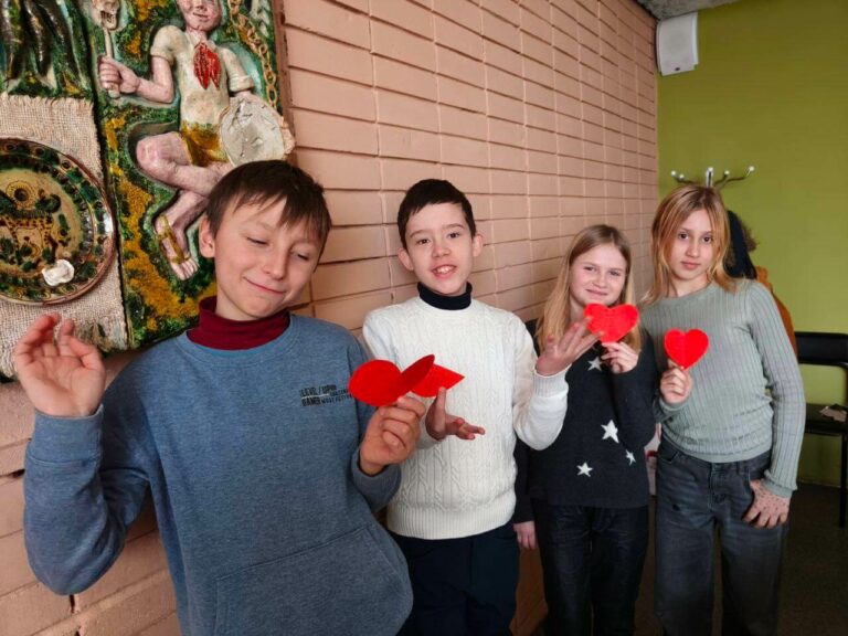 У «Лінгві» говорять мовою любові: як юні поліглоти відзначили День Святого Валентина