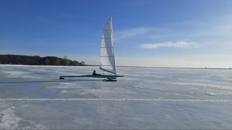 Яхти на льоду: як у КПДЮ проходить буєрний марафон