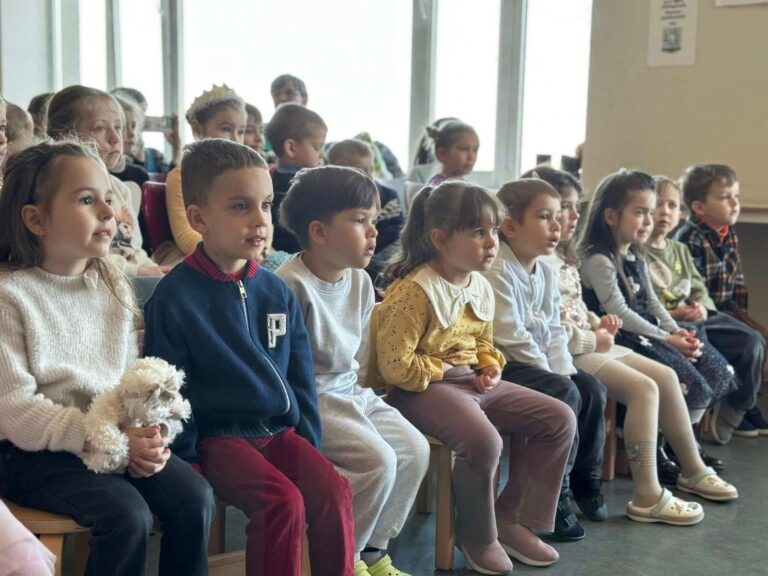 Ляльковий театр, що надихає: вистава «Ріпка» для найменших вихованців