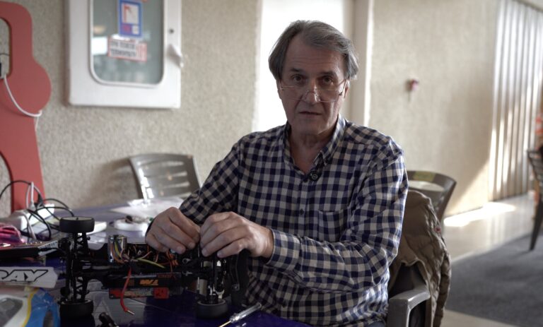 «Життя триває» — незмінно повторює Віктор Качур…