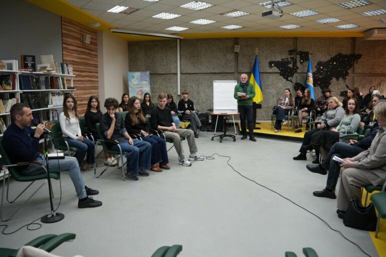 Поки дорослі часто сперечаються про майбутнє країни, підлітки вже його проєктують