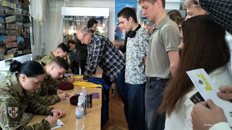 ЮН-ПРЕС на погашенні марки, присвяченої захисникам України