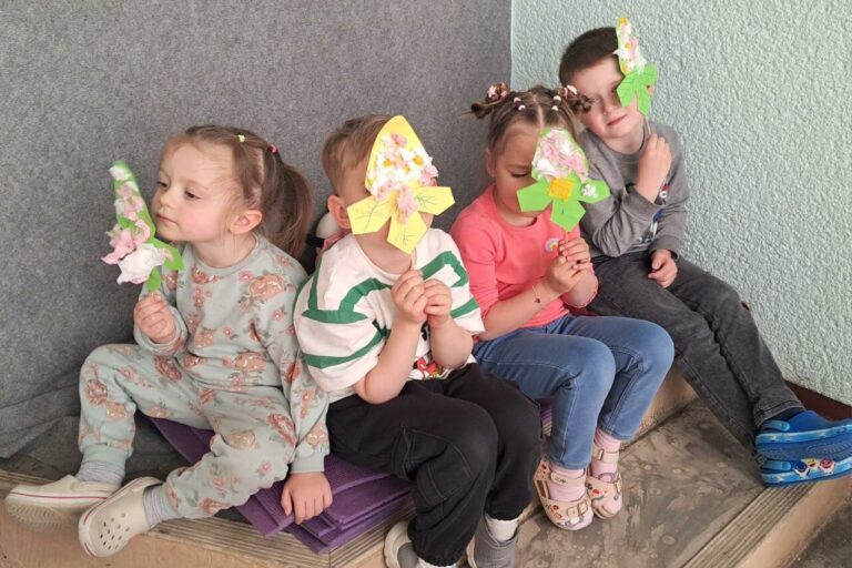 До Дня Києва наші джерельчата створили справжній символ рідного міста – квітучі каштани!